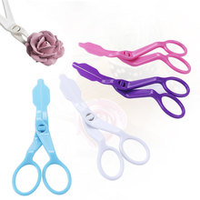 1Pc Plastic Piping Flower Scissors Safety Rose Decor Lifter Cream Transfer Fondant Decorating Cake Confectionery Baking Tools 2024 - buy cheap