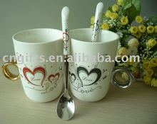 24 set/lote novedad regalos de San Valentín taza de amantes de cerámica anillo de diamante de cristal de 2 quilates taza de pareja con cucharas 2024 - compra barato