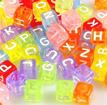 O Envio gratuito de 100 Pçs/lote Aleatória Mista 10mm Cubo de Acrílico Letra Do Alfabeto de Contas Transparente Colorido Jóias Encontrar Spacer Beads 2024 - compre barato