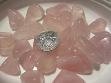 Grava de cristales de cuarzo rosa natural, cristal redondeado piedra curativa de cristal feng shui Decoración 2024 - compra barato