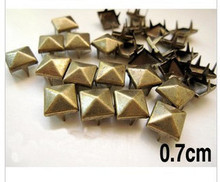 Promotional 1000pcs 7mm Bracelet And Leather Rivet Punk Pyramid Studs Metal Claws Nailhead DIY Accessories Shoes Bags 2024 - buy cheap