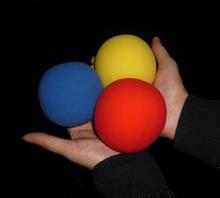 3 unids/lote 8cm bolas de esponja súper suaves (rojo) trucos de magia que aparecen desaparece magia escenario calle truco ilusión accesorios de comedia 2024 - compra barato