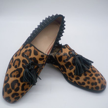 Zapatos informales de leopardo para hombre, mocasines sin cordones con remaches de borla decorados, para graduación, Horeshair 2024 - compra barato