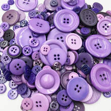 Púrpura tamaño de la mezcla 50 gramos de mano de muñeca ropa botones de la resina promociones mixto para coser a libro de recortes PH224 2024 - compra barato