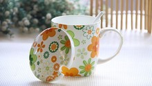 Pintura colorida floral linda de 370ML, taza de café de china de hueso, tazas de mula de Moscú, Taza Termo de café, con tapa y cuchara 2024 - compra barato
