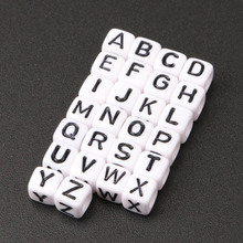 Cubo de acrílico com letras misturadas, contas espaçadoras de acrílico com letras do alfabeto, preto e branco, 2020 peças, 6mm 2024 - compre barato
