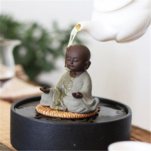 Familiar yixing chá pet pequeno monge cerâmica acessórios chá buda bandeja de areia decorativo para casa figuras budas 2024 - compre barato