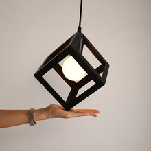 Бесплатная доставка, новый креативный квадратный подвесной светильник в скандинавском американском стиле, Простой Куб, геометрический железный подвесной светильник E27 2024 - купить недорого