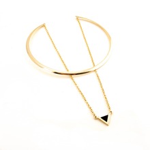 Gargantilla de Metal de Color dorado para mujer, collares de triangulo con colgantes, cadena de clavícula Vintage, collar llamativo 2024 - compra barato