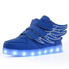 2018 moda azul USB carga Led niños zapatos con luz Up niños Casual chicos y chicas luminosas zapatillas con gancho para zapatos y bucle brillante 2024 - compra barato