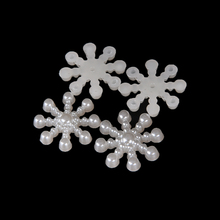 Qtys-adornos de copos de nieve para manualidades navideñas, adornos de perlas planas, decoración de boda y Navidad, 50 Uds./100 Uds. 2024 - compra barato