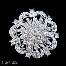 Vintage moda rodio plateado Crysal flor boda Pin broche gran venta increíble claro Diamante bufanda Pin para mujer 2024 - compra barato