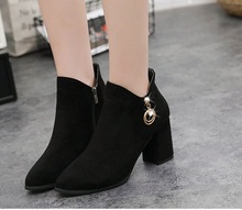 Популярные зимние женские ботинки, Черные ботильоны для женщин без шнуровки, зимняя женская обувь на низком каблуке, размер 35-40 2024 - купить недорого
