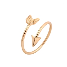 Anéis de latão com flecha pequeno, anéis simples de cor dourada de 2016 para mulheres anéis simples com frete grátis jz008 2024 - compre barato