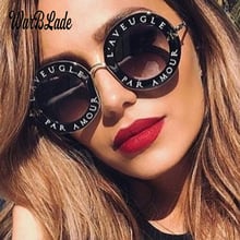Óculos de sol redondo unissex com letras, óculos estiloso para decoração de abelhas uv400 2020 2024 - compre barato