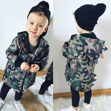 Повседневная камуфляжная куртка для маленьких мальчиков, пальто на молнии с динозавром, верхняя одежда с капюшоном 2024 - купить недорого