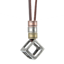 Cadena con forma de dados para suéter para hombre y mujer, Collar con colgantes de cuero de bronce de aleación, joyería única Vintage 2024 - compra barato