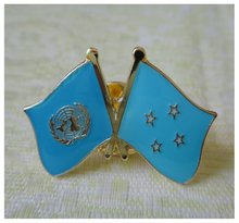 Pin de la amistad de UN & Micronesia, pasador de Metal cruzado hecho por hierro, botón de mariposa de 25,4mm en respaldo, MOQ300pcs, Envío Gratis 2024 - compra barato