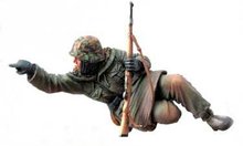 1:35 Resin kit  Creeping soldier 310 2024 - buy cheap