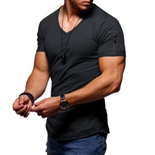 2020 модная мужская футболка, тонкая футболка на заказ, фирменный дизайн, модная Роскошная футболка с v-образным вырезом для фитнеса, повседневная мужская футболка на молнии 2024 - купить недорого