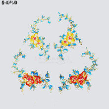 1 зеркальная пара, железная цветочная ткань на Apliques, кружевная красная желтая вышитая аппликация, горячая Цветочная пара, украшение Cheongsam 16X25cm 2024 - купить недорого