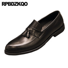 Zapatos de marca de Italia para hombre, mocasines italianos puntiagudos de estilo británico, cuero genuino, negro y marrón, borla para baile de graduación y boda 2024 - compra barato