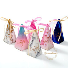 50 pçs caixa de doces criativo casamento chá de fraldas favores pirâmide triangular caixas de presentes de papel fontes de festa 2024 - compre barato