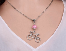 Collar con colgante de bicicleta para mujer, gargantilla de plata Vintage, cuentas acrílicas, accesorios de joyería B310 2024 - compra barato