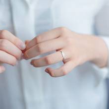 Новое поступление, кольца с перьями, ювелирные изделия, простой дизайн, кольцо в виде листа, серебряные кольца, свадебные кольца для женщин, Прямая поставка 2024 - купить недорого