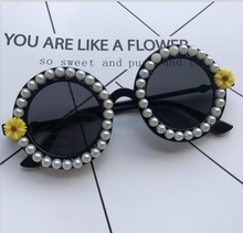 Gafas de sol redondas pequeñas con flores y perlas hechas a mano para mujer 2024 - compra barato