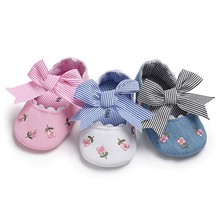 Baby Girl Shoes Spring Toddler Embroidered Princess Shoes Bow Soft Sole Newborn Baby Moccasins First Walkers New Cotton Fabric 2024 - buy cheap
