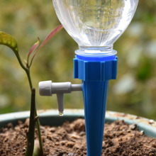 1 Pcs Sistema de Irrigação Por Gotejamento Planta Waterers DIY Spikes Cone Rega de Plantas Automática Planta Rega Automática Por Gotejamento de Água 2024 - compre barato