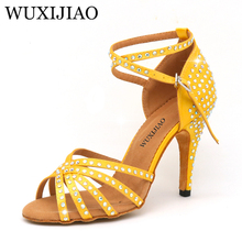 WUXIJIAO Novo amarelo cetim sapatos de Dança Latina Sapatos Para Mulher Sapatos de Dança de Salão Salsa calcanhar Sapatos de Dança de Desempenho 5 cm- 10 cm 2024 - compre barato