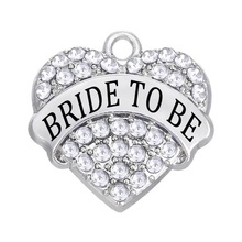 Accesorios de joyería de cristal de diamantes de imitación de boda populares novia en forma de corazón para ser etiqueta encanto y colgantes personalizables 2024 - compra barato