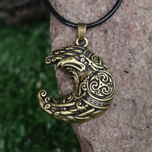 Кулон в форме Луны с вороном ожерелье ворона викингов Птица Ювелирные изделия скандинавские 2024 - купить недорого