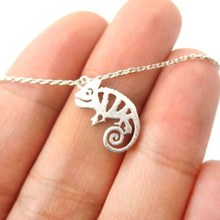 Daisies (10pcs/lot)  Fomous Brand Iguana Necklace Chameleon Shaped Animal Pendant Necklace Long Necklace for women girls Jewelry 2024 - buy cheap