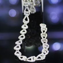 1 yarda de calidad superior cristal claro Cristal de corazón Rhinestone cadena de la taza Base de plata Trim Applique Sew on Rhinestones para decorar vestido 2024 - compra barato