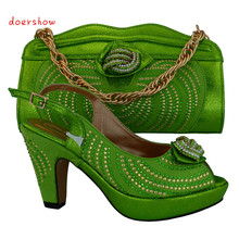 Doershow 5 различных цветов в наличии, модные итальянские подходящие туфли и сумки для вечерние, африканские женские туфли на каблуке! HVB1-6 2024 - купить недорого