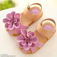 2018 Новое поступление, летние классные сандалии для маленьких девочек, нескользящая обувь для малышей, детская обувь с цветочным принтом, искусственная кожа, размер 21-30 2024 - купить недорого