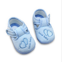Детская обувь; обувь для новорожденных; обувь для маленьких мальчиков и девочек с мягкой подошвой; обувь для малышей; обувь для первых шагов; модная обувь для От 0 до 1 года 2024 - купить недорого
