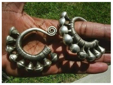 Par de pendientes huecos grandes de plata Miao, joyería Tribal del Tíbet, venta al por mayor, envío gratis 2024 - compra barato