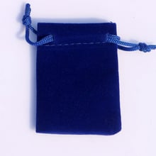 100 Azul Royal pçs/lote/Saco De Veludo Vermelho 5x7 centímetros Mini Brincos de Argola Encantos Favor Malotes Saco de Jóias Sacos de Embalagem de Presente De Casamento Bonito 2024 - compre barato