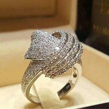 Женское кольцо из серебра 925 пробы с фианитом 2024 - купить недорого