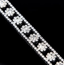 Free Shipment Hot Wholesale 5 Yards/lot 15mm Width Clear Crystal Fancy Flower Rhinestone Trim Chain 2024 - buy cheap