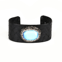 Abalorio de piedra lunar azul ovalado para mujer, brazalete abierto clásico de piel de serpiente negra, ajustable, con diamantes de imitación 2024 - compra barato