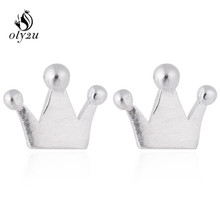 Oly2u-pendientes de tuerca con forma de corona para niñas, aretes pequeños, Piercing, venta al por mayor 2024 - compra barato