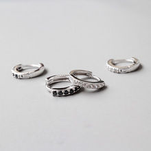 Женские серьги-кольца из серебра 100% пробы, с белыми и черными кристаллами 2024 - купить недорого