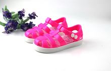 Mini sandalias de gelatina romana de Color sólido 2017 verano niños roma zapatos bonitos zapatos de princesa zapatos de cristal para niños gelatina 2024 - compra barato