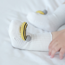Хлопковые носки для маленьких девочек; Милые Дышащие Детские носки с объемными фруктами для новорожденных мальчиков; сезон весна-лето; одежда для малышей; аксессуары 2024 - купить недорого