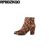 Botas femininas de salto alto, bico arredondado, estampa de leopardo, couro de crina, sapatos curtos, pele grossa, inverno 2021 2024 - compre barato